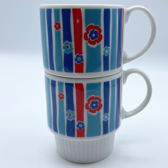 Vintage 70s Stacking Cups Red Blue White Stripes Floral - Picture 13 of 13